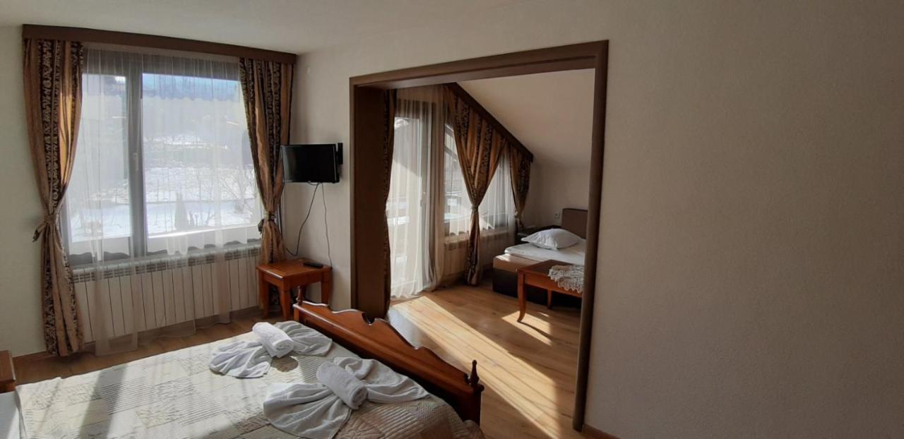 Guest House Raffe Dobrinishte Ngoại thất bức ảnh